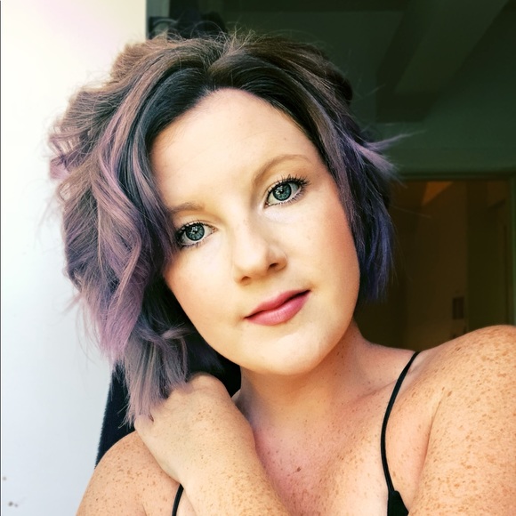 Meet your Posher, Jackie - Picture 3 of 4